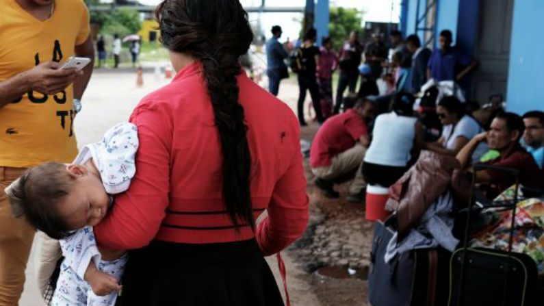 Juiz ordena que fronteira seja fechada para imigrantes venezuelanos