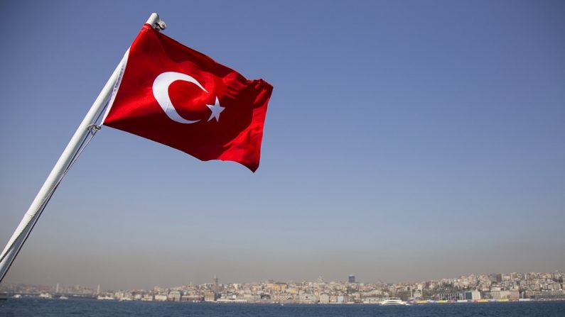 Desvalorização da lira afeta o poder de compra dos turcos