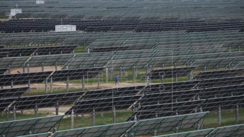 China aplaude fim de restrições da UE a paineis solares