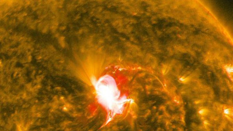 Tempestade solar em 22 de junho de 2015 às 2h23min, hora ET (NASA)