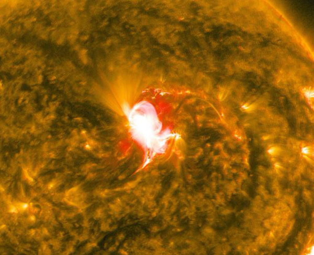 Tempestade solar em 22 de junho de 2015 às 2h23min, hora ET (NASA)