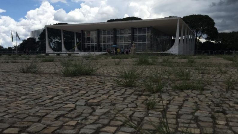 Praça dos Três Poderes é o próprio retrato do abando no centro de Brasília