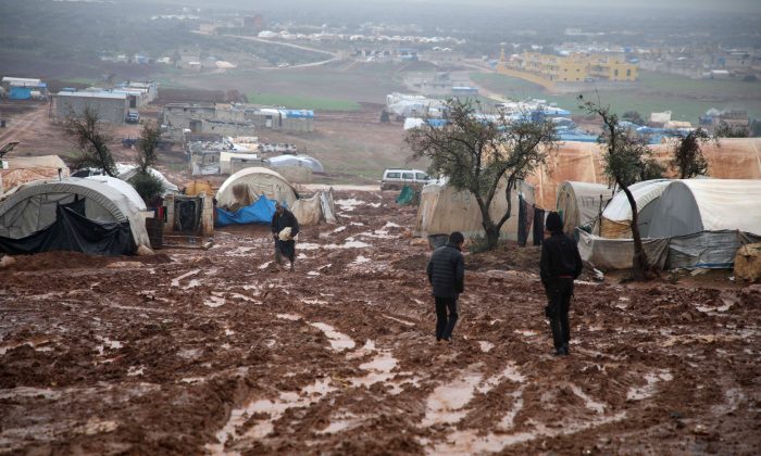 Quase 300 mil sírios voltam para casa após operações militares da Turquia