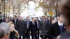 Macron visita Arco do Triunfo para comprovar danos após distúrbios em Paris