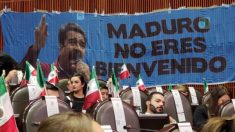 Assim foram os protestos contra Maduro e seu governo socialista no Congresso do México
