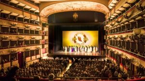 Embaixada da China pressiona teatro para cancelar apresentações do Shen Yun na Espanha