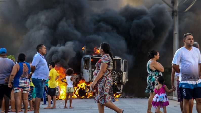Bolsonaro defende lei antiterrorismo vetada por Dilma e temida por movimentos sociais