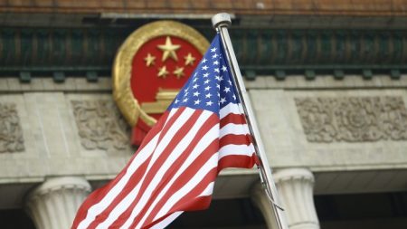 Inteligência dos EUA vê China contra Trump e Rússia tentando denegrir Biden