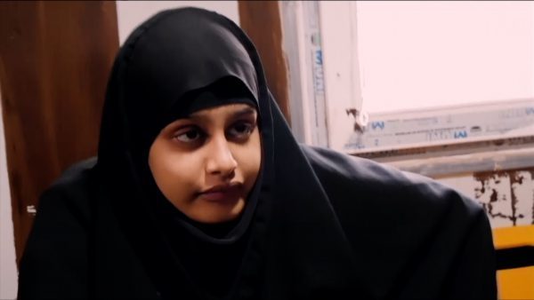 Mãe de vítima do ataque terrorista de Manchester “adoece” com perspectiva de retorno da noiva do ISIS ao Reino Unido