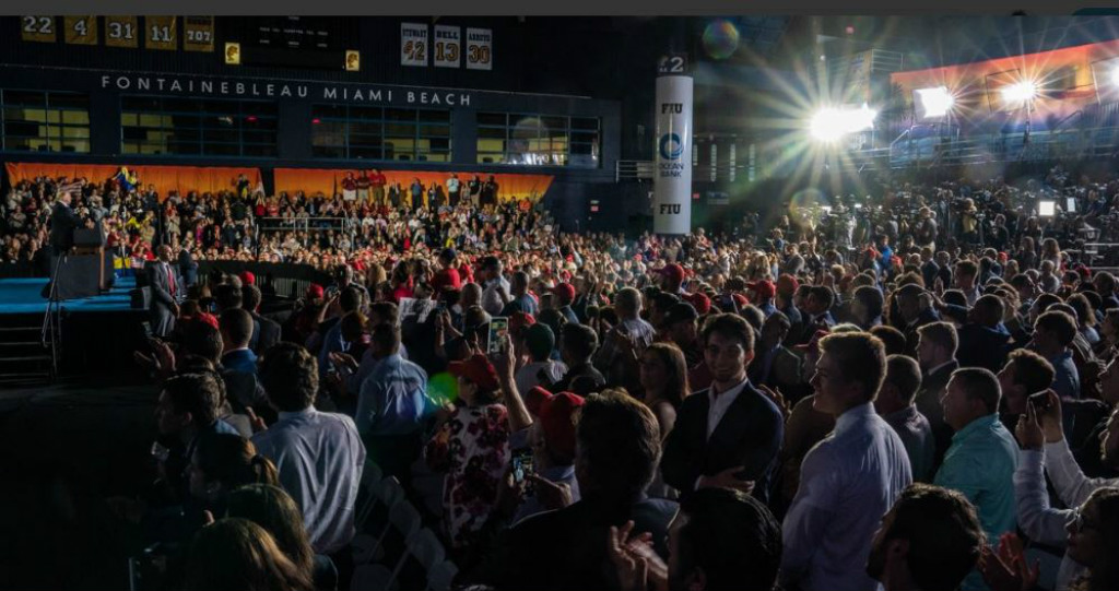 Presidente Donald Trump em seu discurso para a comunidade venezuelana na Universidade Internacional da Flórida em Miami em 18 de fevereiro (Captura de tela)