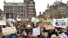 Cerca de 6 mil estudantes se manifestam em Amsterdã contra mudança climática