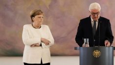 Angela Merkel tem fortes tremores em público (Vídeo)