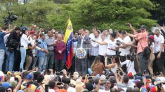 Guaidó anuncia retomada de diálogo político com Maduro para negociar sua saída