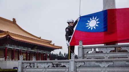 Taiwan alerta para enormes bases chinesas perto de ilha disputada