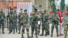 Tensão: Índia envia 25 mil soldados para fronteira com Paquistão