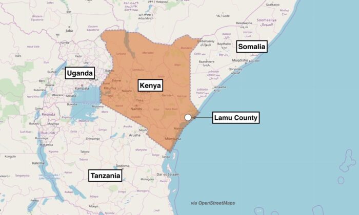 Mapa mostrando a localização aproximada do ataque terrorista no Condado de Lamu, Quênia. As forças armadas dos EUA disseram que um grupo afiliado à Al-Qaeda atacou o aeroporto de Manda Bay, no Quênia, em 5 de janeiro de 2020 (OpenStreetMaps)