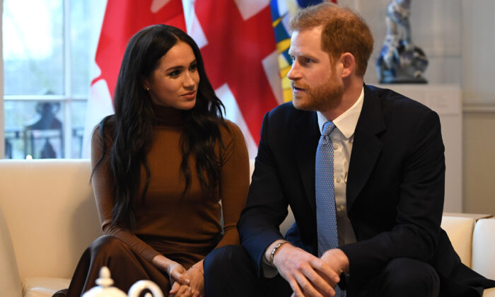 O príncipe Harry e sua esposa Meghan durante sua visita à Casa do Canadá em Londres, Inglaterra, agradecem a calorosa hospitalidade canadense e o apoio que receberam durante sua recente estadia no Canadá, em 7 de janeiro de 2020,  (Daniel Leal-Olivas / Getty Images)
