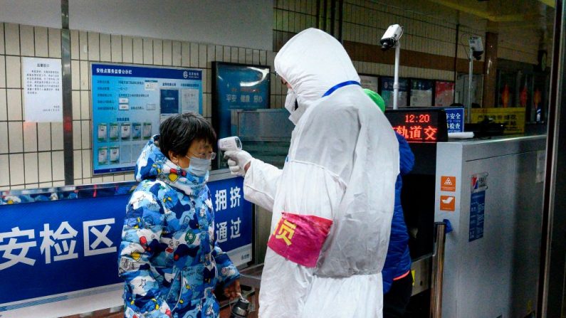Especialistas internacionais em saúde chegam à China para ajudar a investigar o coronavírus