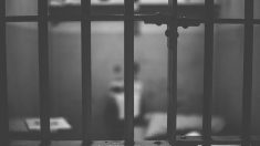 Homem condenado injustamente recebe US$ 1,5 milhão após 23 anos de prisão