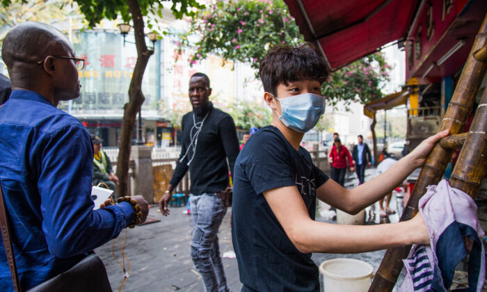 Racismo contra negros na China em meio à pandemia gera crise diplomática
