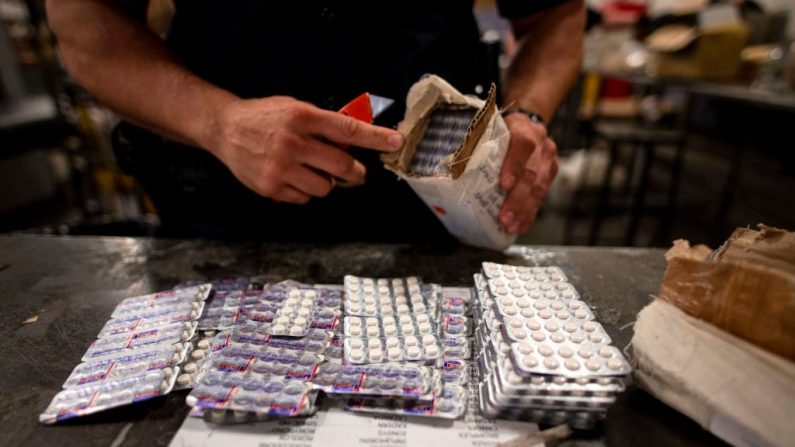 Pacotes de fentanil no México (JOHANNES EISELE / AFP via Getty Images)