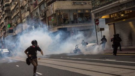 Ataque de Pequim à liberdade de Hong Kong representa uma ameaça global, afirmam ativistas