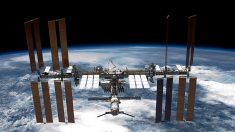 Estação Espacial faz manobra não planejada para evitar bater em lixo espacial