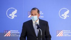Secretário da Saúde dos EUA , Alex Azar, critica a China por mau manejo da COVID-19 durante seu discurso em Taiwan