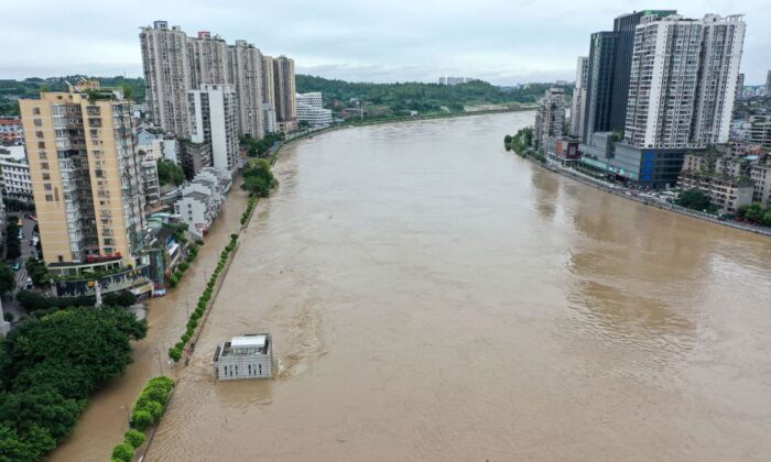 Tufão e inundações atingem China enquanto fortes chuvas ameaçam barragem das Três Gargantas