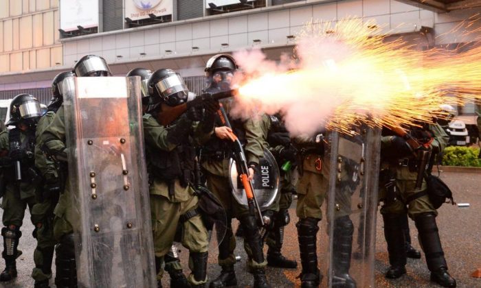 Reino Unido interrompe treinamento policial em Hong Kong