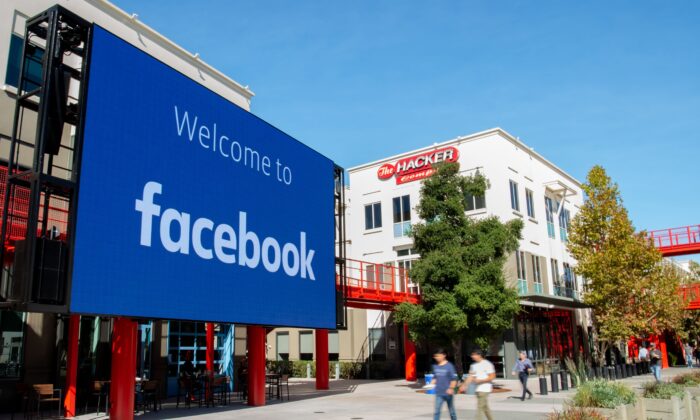 Facebook remove grupos relacionados à Antifa, organizações de milícia e QAnon