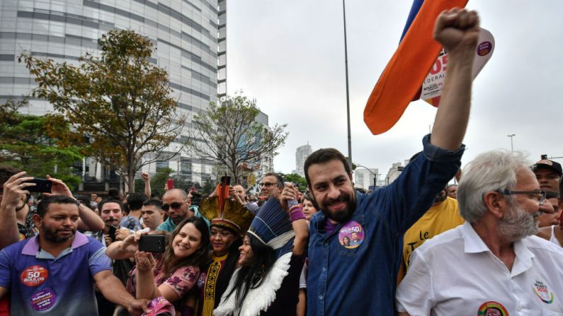 Campanha liberada e Carnaval cancelado expõem a hipocrisia dos políticos