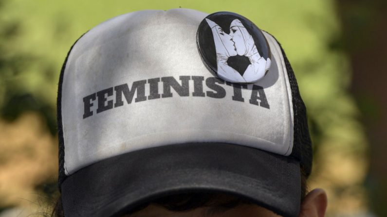A práxis sombria do feminismo argentino mainstream