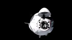 Cápsula SpaceX acopla com sucesso na Estação Espacial Internacional