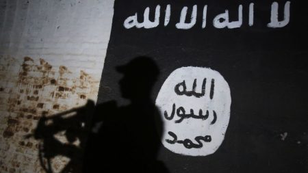 Estado Islâmico divulga imagem dos quatro supostos responsáveis por ataque na Rússia