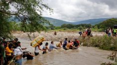 Fechamento da fronteira leva venezuelanos a fugir por trilhas ou por mar, afirma OAS
