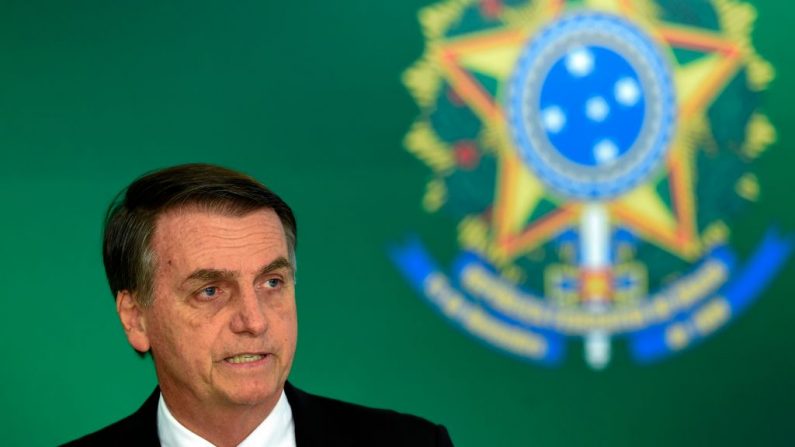 Bolsonaro diz que Brasil será autossuficiente na produção de vacinas em poucos meses