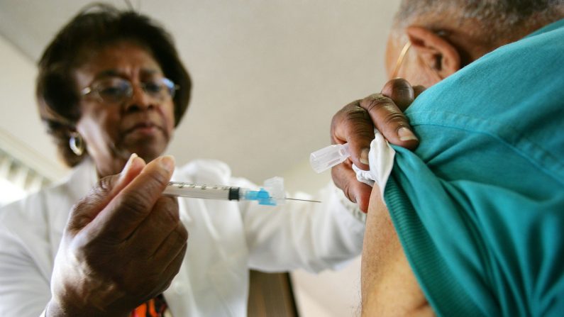 Brasil passa o Reino Unido e se torna o 4º país que mais aplicou vacinas