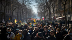 Multidões pelo mundo protestaram contra o lockdown no último final de semana