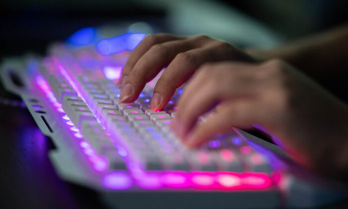 Grupo de segurança cibernética afirma que hackers vinculados ao regime chinês atingem vários alvos nos Estados Unidos
