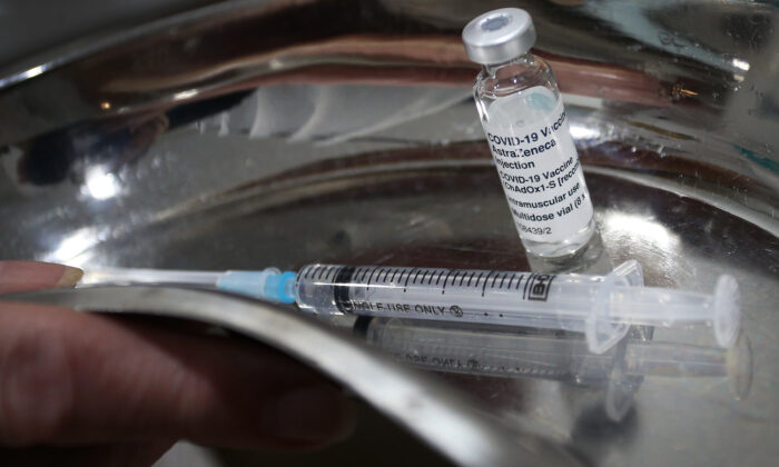 Morte por coágulo sanguíneo na Austrália “Provavelmente ligada” à vacina AstraZeneca COVID-19