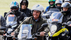 Bolsonaro participa de ato com motociclistas pelas ruas de São Paulo