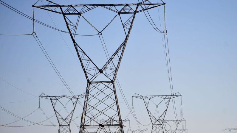 Aneel leiloa 515 km de linhas de transmissão de energia