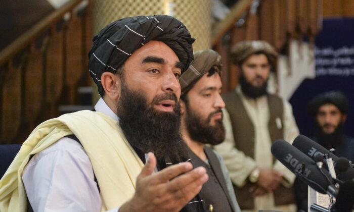 Primeira conferência de imprensa do Talibã: ‘Vamos formar um governo inclusivo’