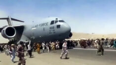 Embaixada dos EUA afirma que militares não podem garantir ‘passagem segura’ para o aeroporto de Cabul