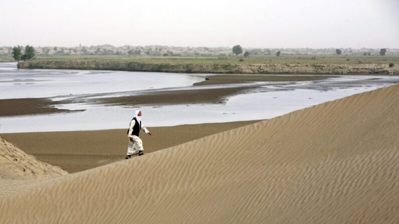 Região mais seca da China sofre inundações e parte de um dos maiores desertos se transforma em lago