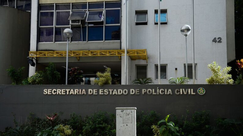 Polícia prende dez pessoas em operação contra milícia no Rio