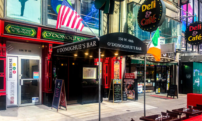 O'Donoghue's Pub and Restaurant em Times Square, NY, em 30 de setembro de 2021 (Enrico Trigoso / The Epoch Times)
