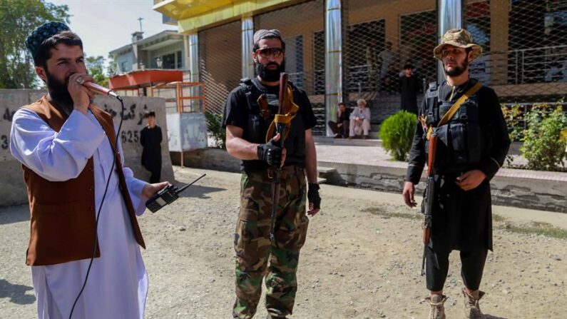 Estado Islâmico reivindica autoria de atentado contra mesquita xiita no Afeganistão
