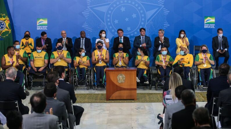 Presidente recebe atletas olímpicos e paralímpicos no Palácio